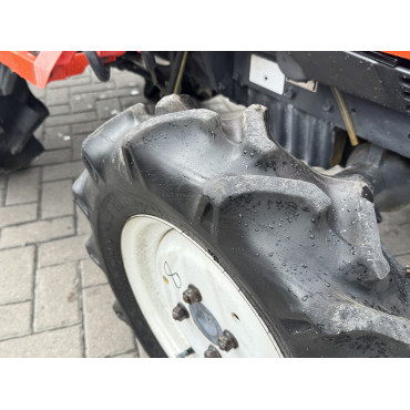 KUBOTA B52