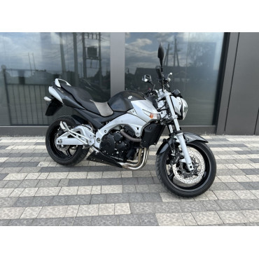 SUZUKI GSR600