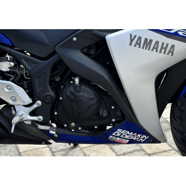 YAMAHA R3