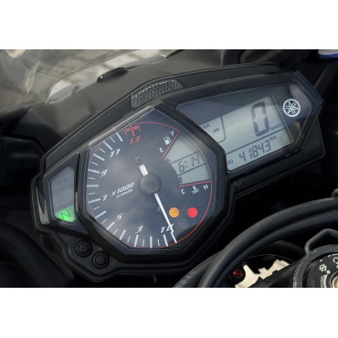 YAMAHA R3