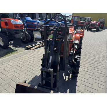 KUBOTA B1 - 10 front