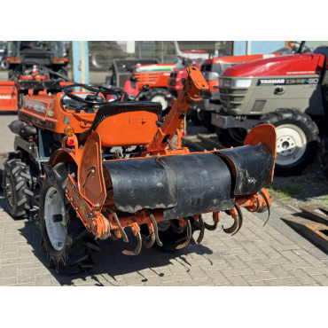 KUBOTA B1 - 10 front