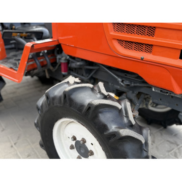 KUBOTA GB 20(HITACHI CX200)