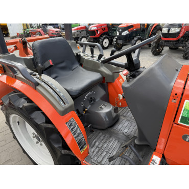 KUBOTA GB 20(HITACHI CX200)