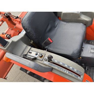 KUBOTA GB 20(HITACHI CX200)