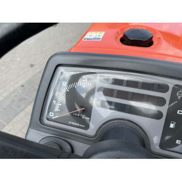 KUBOTA GB 20(HITACHI CX200)